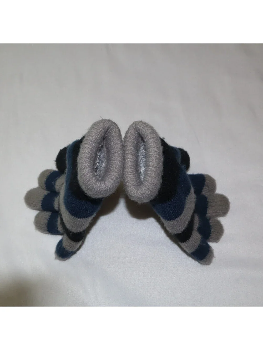 Boys Striped Knit Gloves Size Small Gray Blue Black